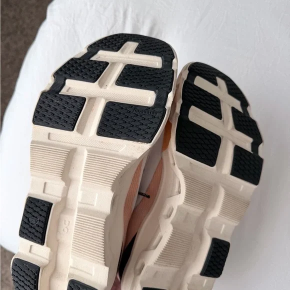 On Running Women’s CloudMonster 2 - Picture 4 of 5